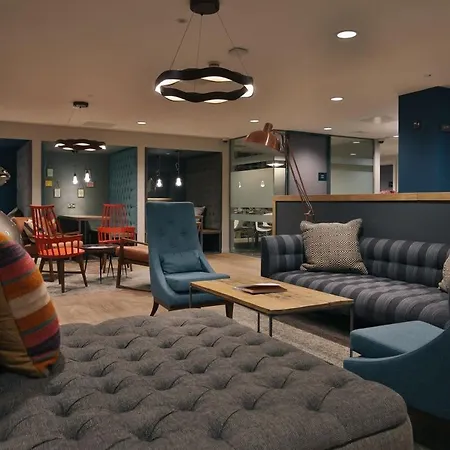 For Students Only - College In Bristol