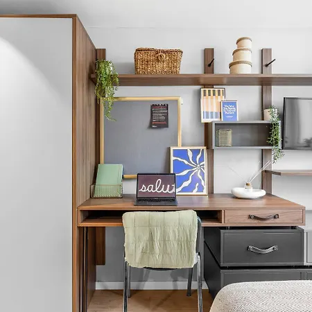 For Students Only - College In Bristol