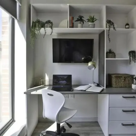 Apartamento For Students Only - College In