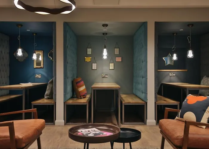 For Students Only - College In Бристоль