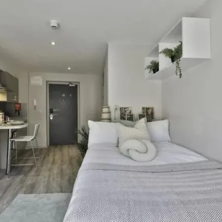 For Students Only - College In Apartman